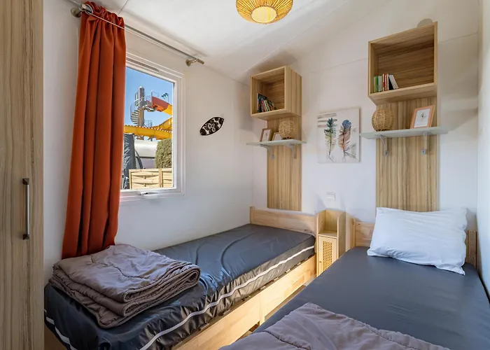 Family's Dream P16 La Marina *